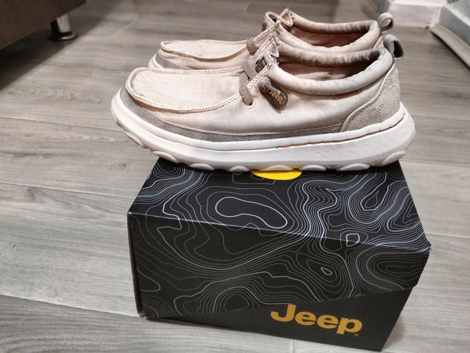Vând sneakers Jeep, mărimea 40