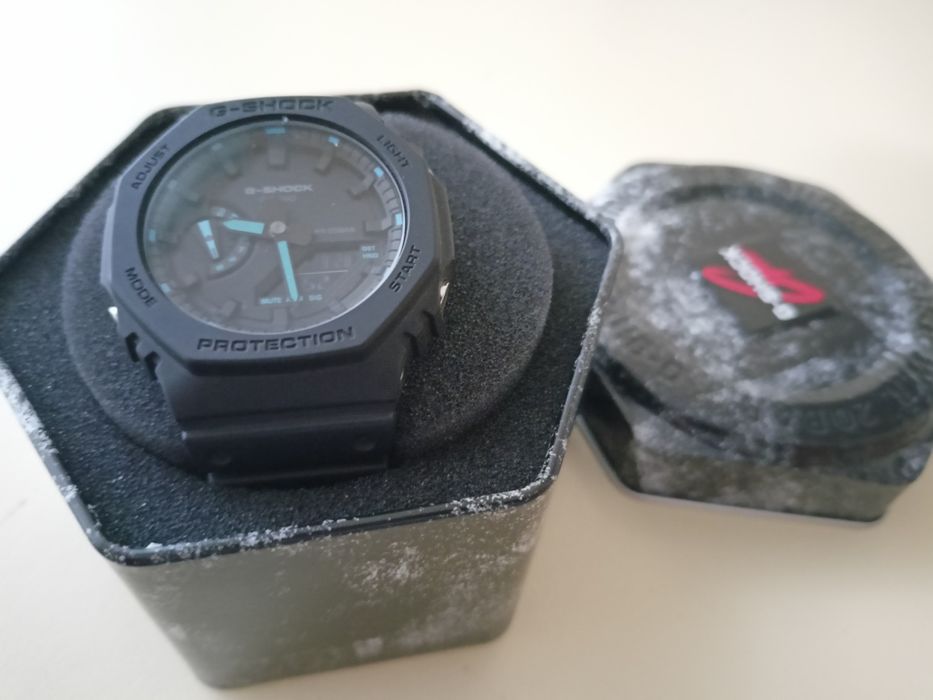 Часовник G-Shock GA-2100-1A2