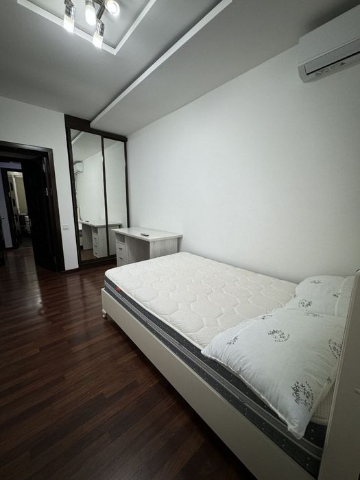 3-комнатная (90 м²), ул. С. Азимова (ориентир - ЖК "Infinity")..