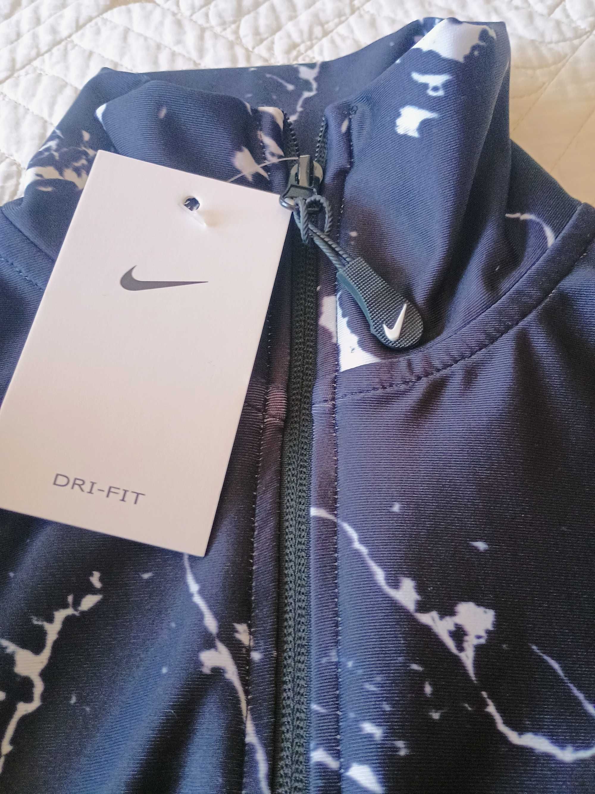 Дамски спортен комплект 3 части Nike
