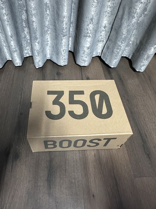 Adidas Yeezy Boost 350v2 Zebra