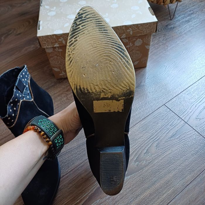 Ghete piele Megis