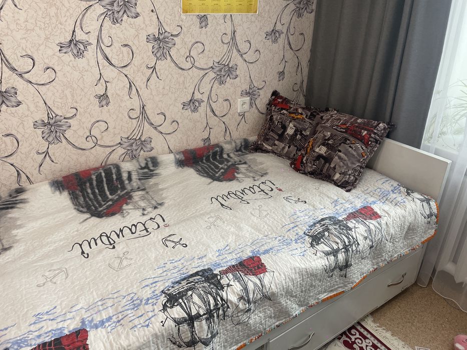 Кровать продаю в отличном состояний