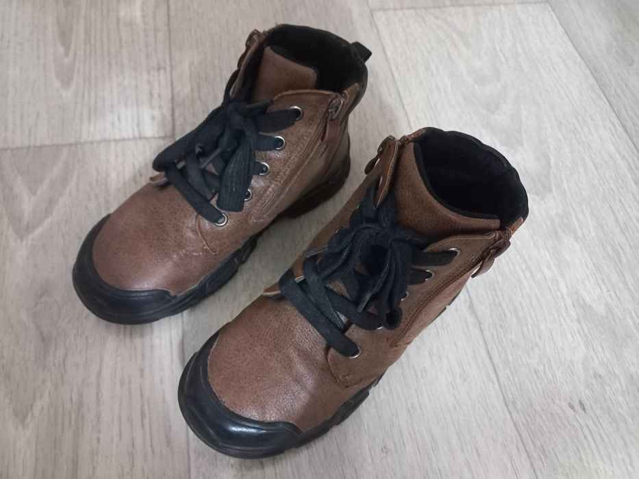 Продаётся детская сапожка