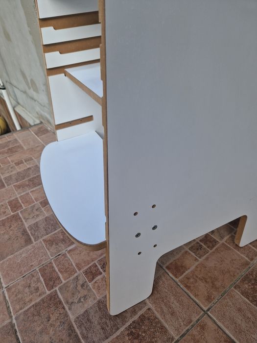 Turn de învățare Montessori din lemn - alb