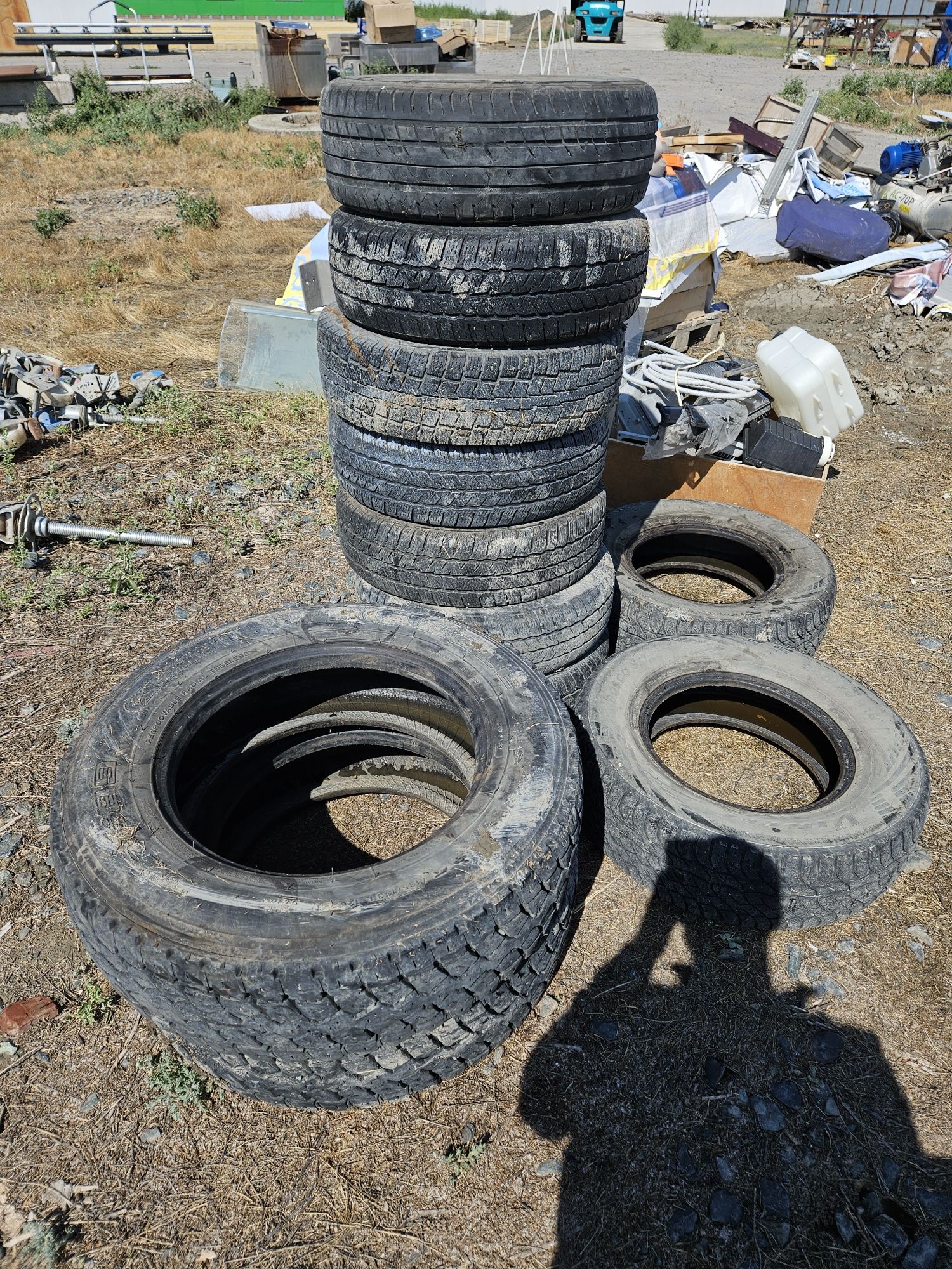 Б.у резина 245/70 R19.5