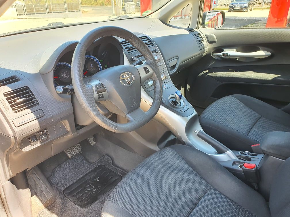 Toyota Auris Hybrid 2010 , neînmatriculată Ro