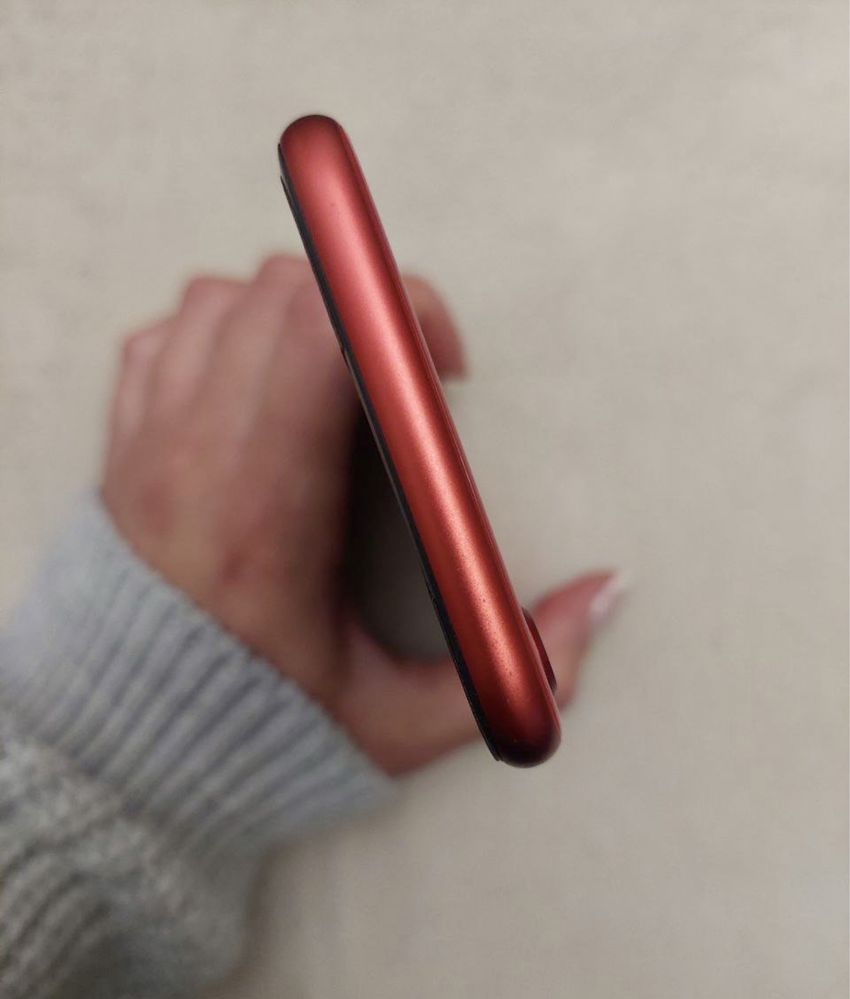 iPhone SE 2GEN red