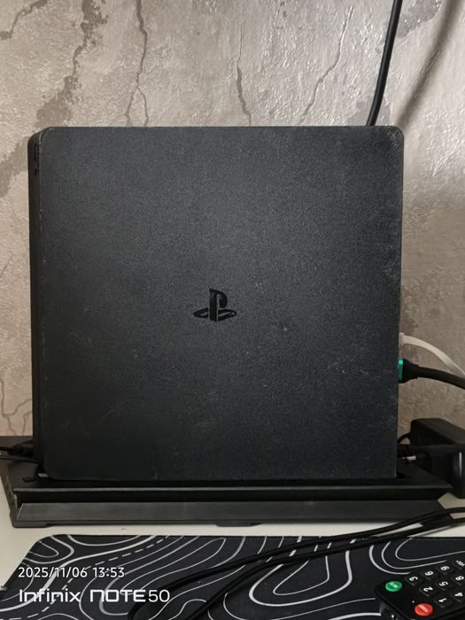 PlayStation 4 slim , ps 4 slim , продам срочно , торг