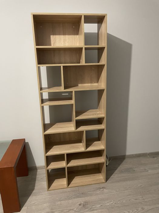 Модерна етажерка