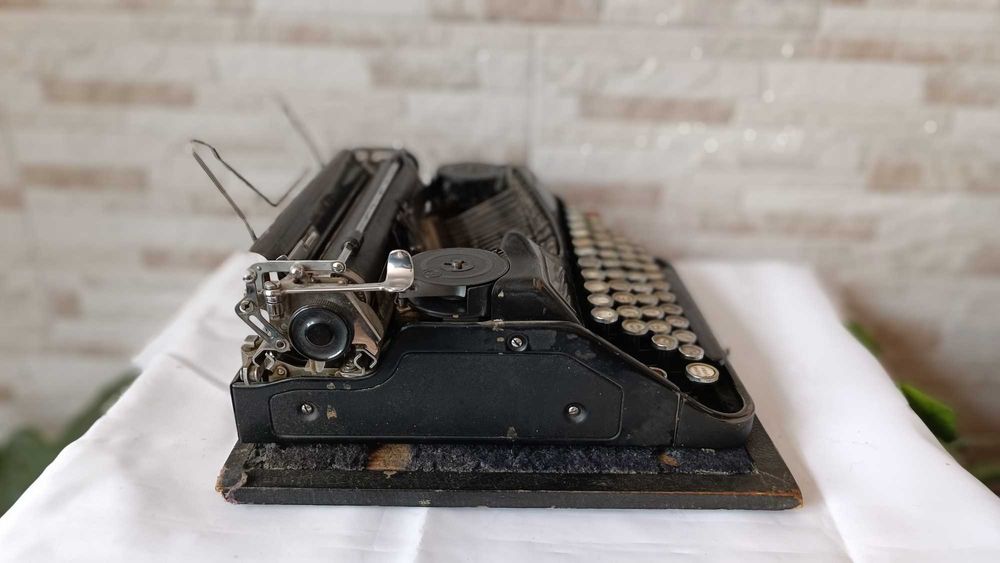 Стара пишеща машина Continental Portable - Made in Germany - 1937г.