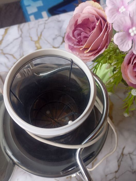 Продается соковыжималка фирмы Comer