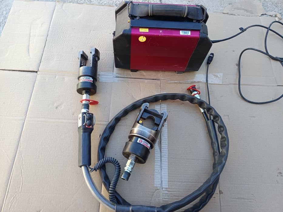 Presa hidraulica pentru sertizat conectori electrici furtun hidraulic
