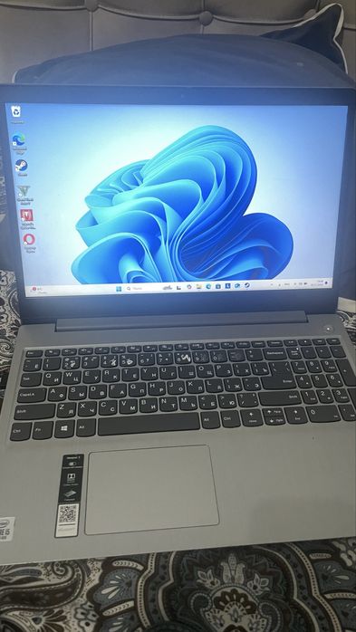 Ноутбук Lenovo Ideapod 3.