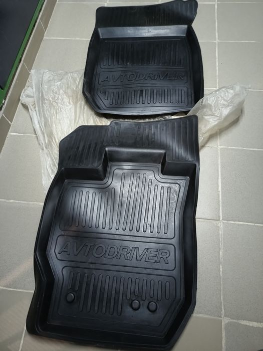 Авто коврики на Ларгус