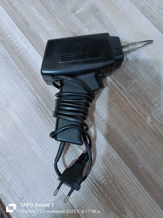 Продавам поялник