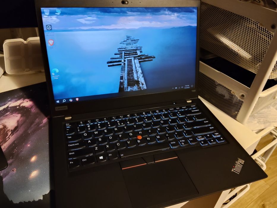 Vând laptop Lenovo TinkPad T490 cu touchscreen