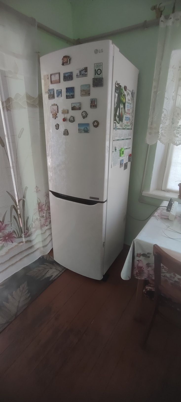 Продам холодильник