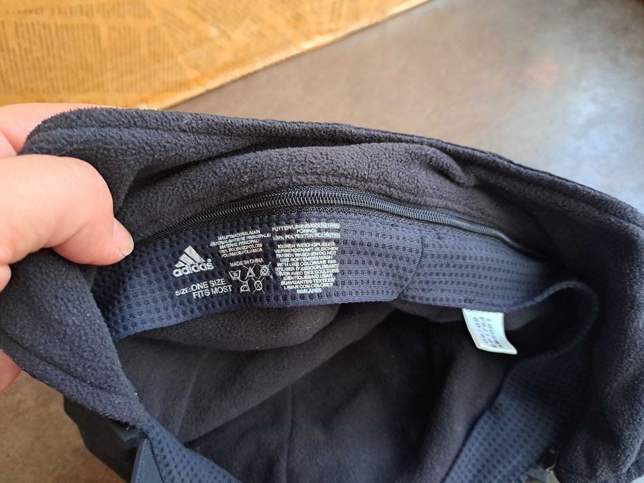 мъжка шапка с козирка Adidas,зимна жокейка адидас,