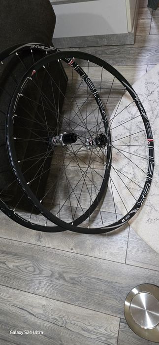 HoBu kanлu DT swiss xr 1501 ratchet глaвuнu. 29 цола 15x100 12x142