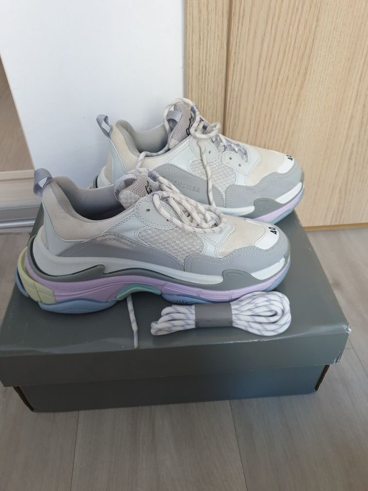 Balenciaga triple S