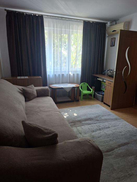 Vand apartament 2 camere
