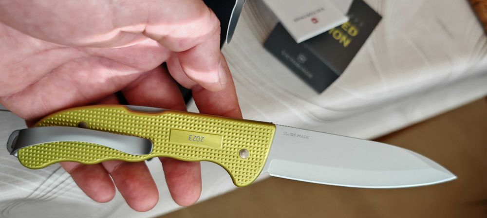 Швейцарски нож Victorinox Hunter Pro Alox Limited Edition 2023