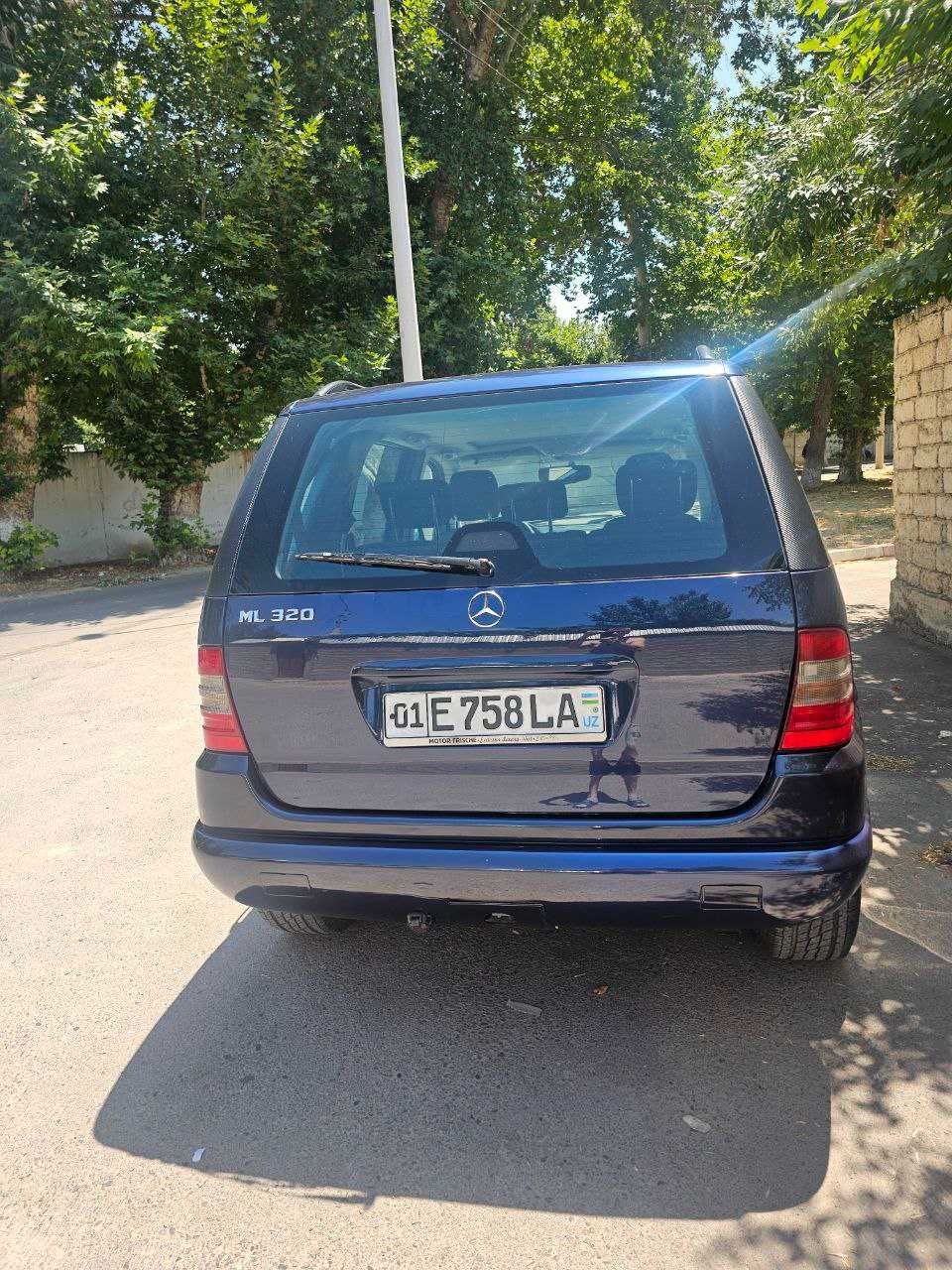 автомобиль Mersedes ML 163