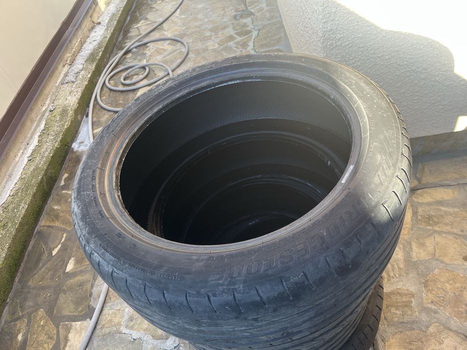 225 45 19 Brigestone DOT 20
