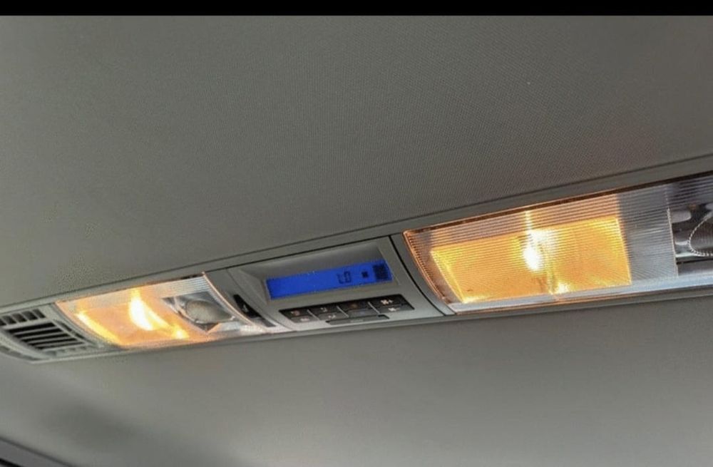 VW Transporter Caravelle