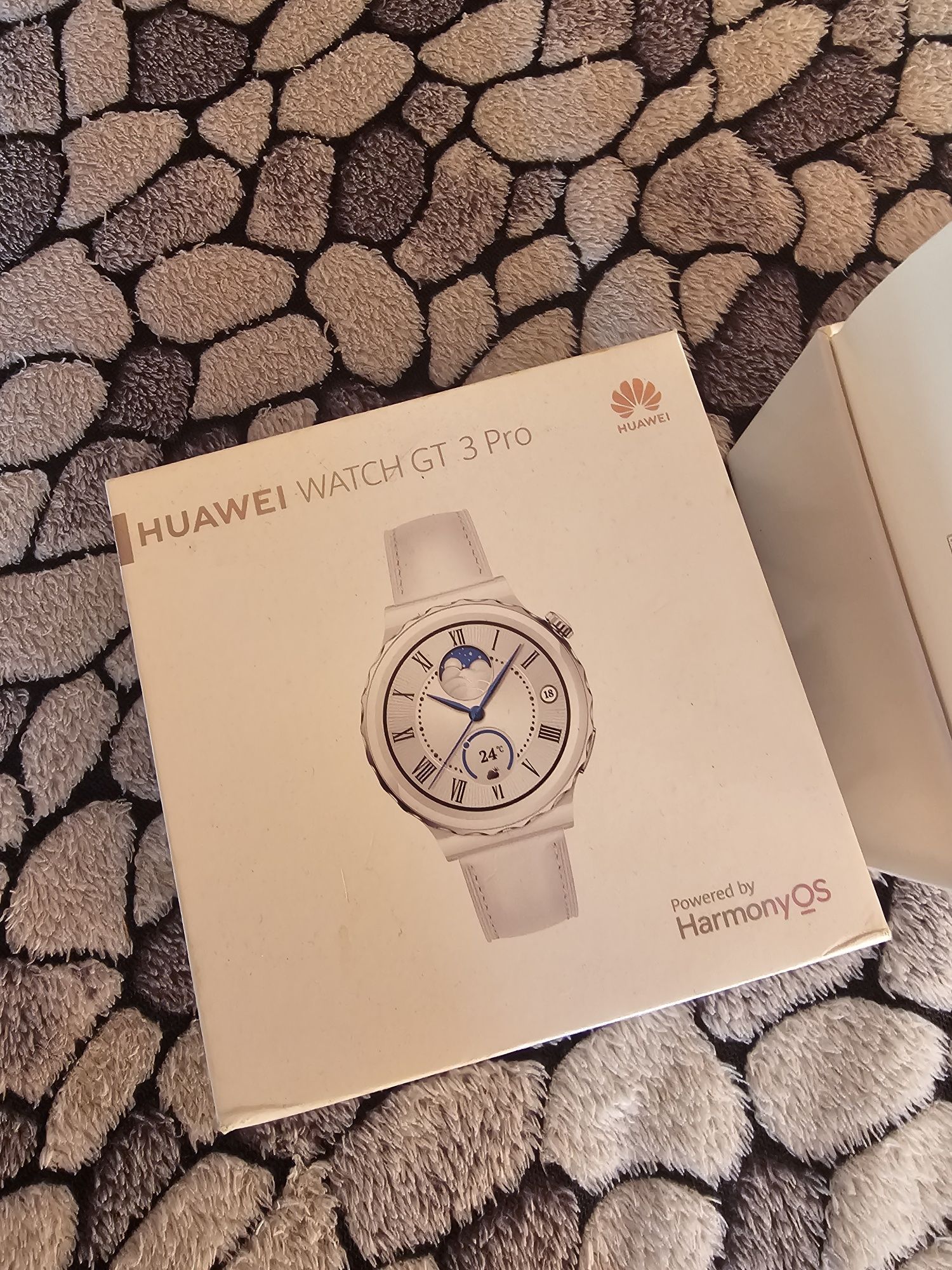 Часовник Huawei GT3 Pro