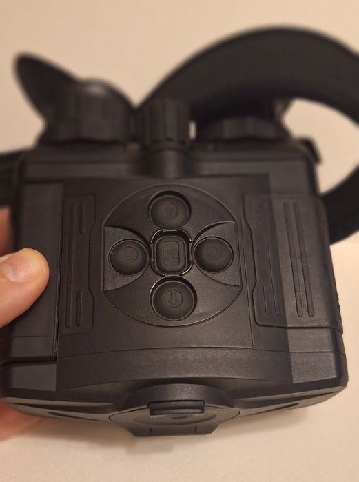 Cameră cu termoviziune (binoclu) Pulsar Accolade XQ38