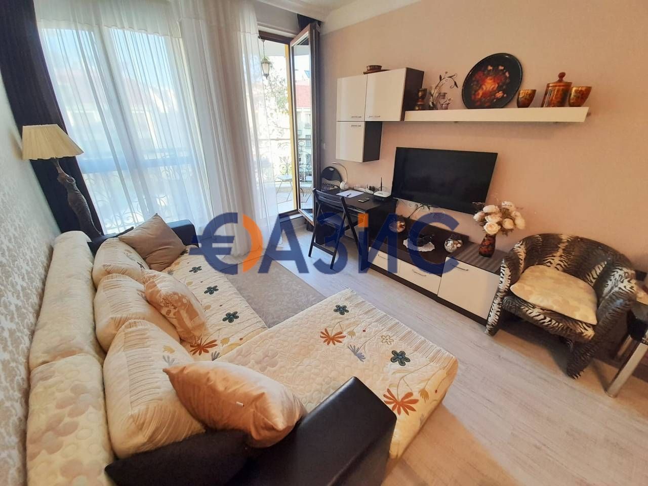 Продава се Двустаен апартамент в к.к. Слънчев бряг - 67 кв.м за 1672 €/кв.м - Снимка #12