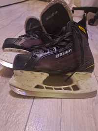 Продам коньки  хоккейные Bauer 36 размер.