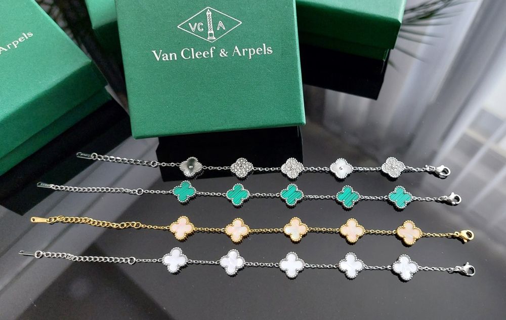 Гривни Van Cleef