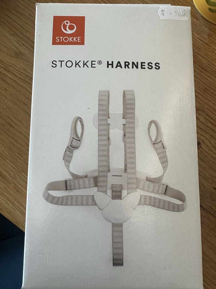 Нови, неизползвани Колани за столче Stokke
