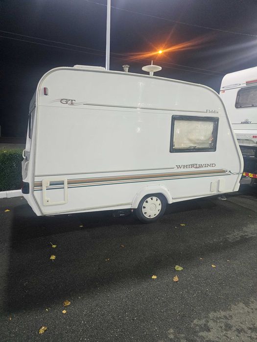 Продавам каравана ELDDIS WHIRLWIND 4m дължина 910кг.