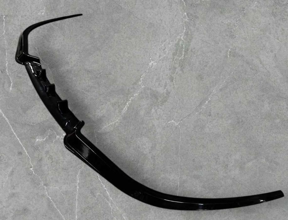 Cupra Lip piano, negru lucios, prelungire bara universala