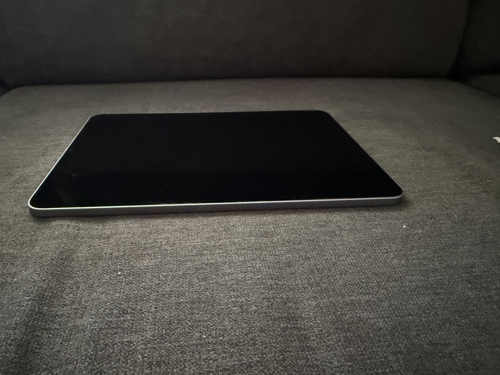 iPad Air 64 GB 5th Generation