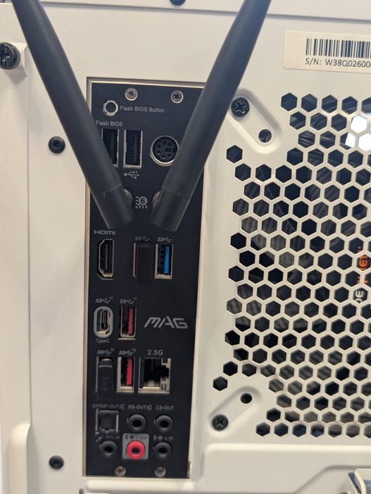 PC Gaming: Memorie 32GB, Stocare 3TB, RYZEN 7 3800x, RTX 3070