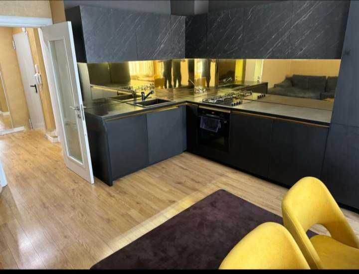 Продава се Тристаен апартамент в София, Белите брези - 84 кв.м за 1917 €/кв.м - Снимка #1