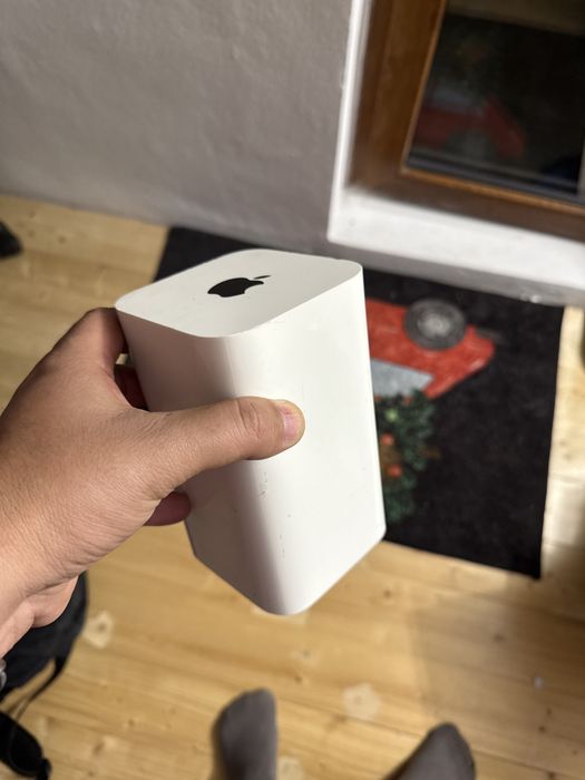 Raouter Apple AirPort Time Capsule si AirPort Extreme