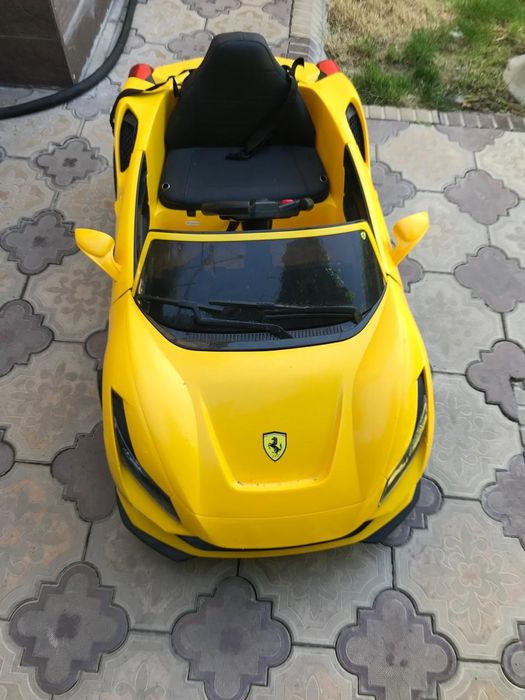 Детский автомобиль Ferrari
