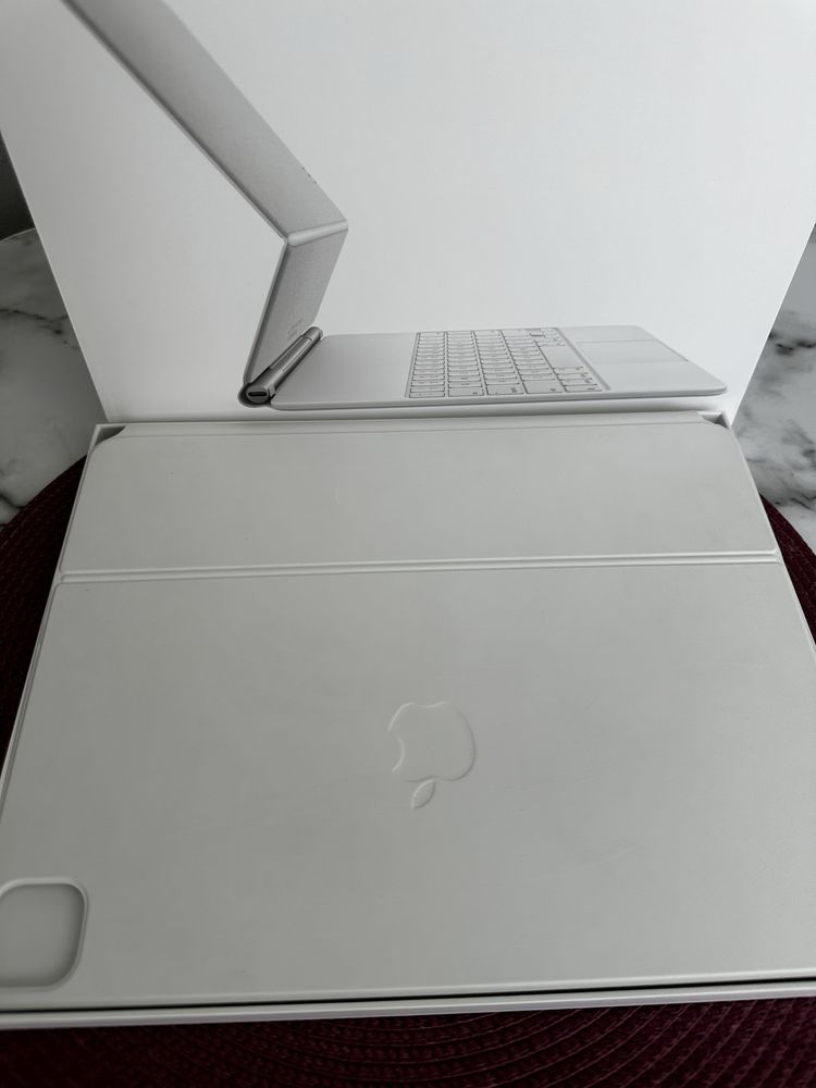 Чехол Apple Magic Keyboard для iPad Pro 12.9 4th generation белый