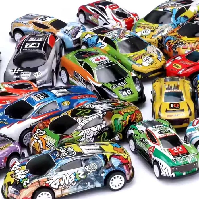 Комплект 50 бр състезателни колички, метални, в кутия