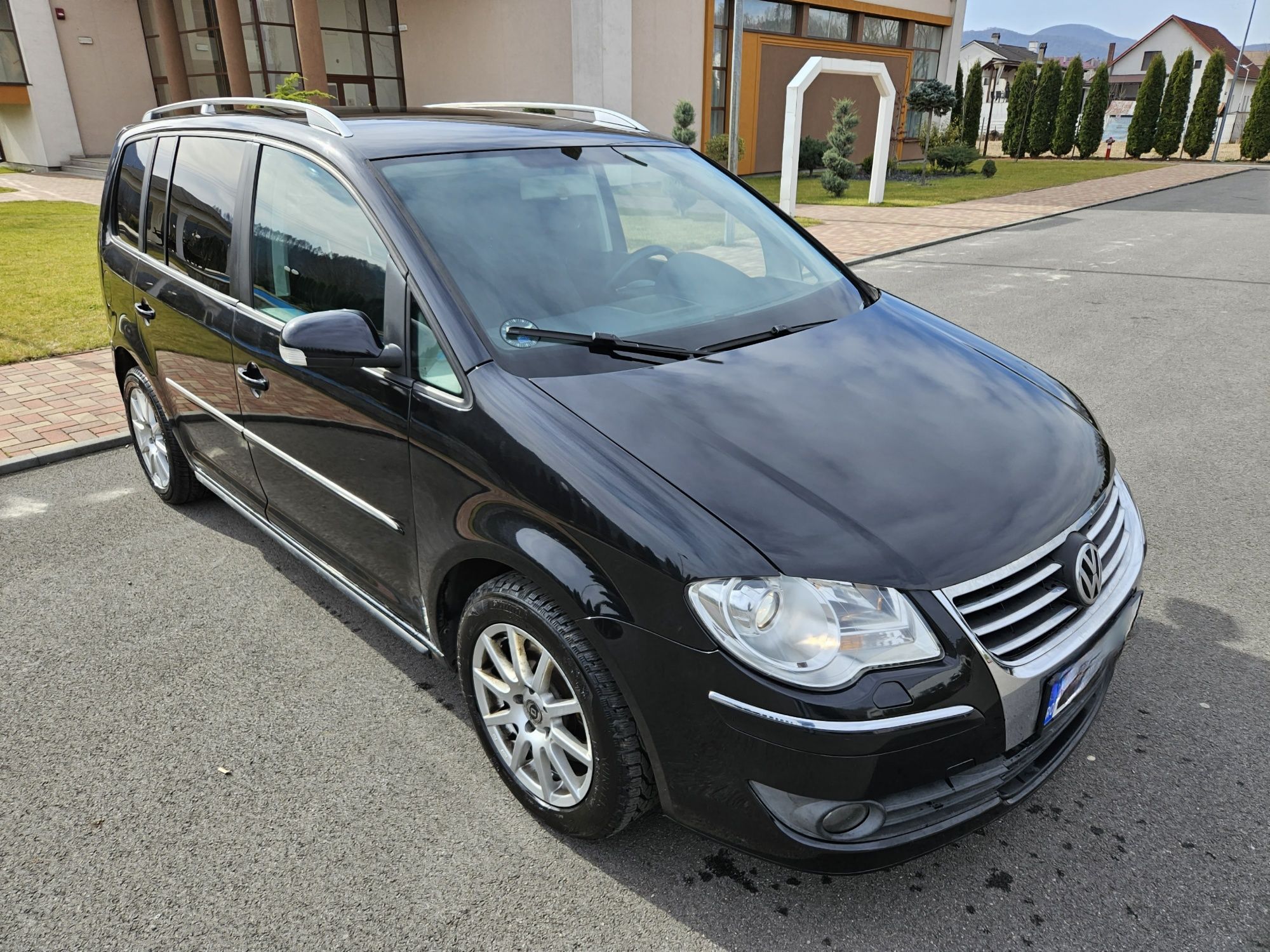 Volkswagen Touran 2007 - TDI 2.0 BMN

- Cutie automată DSG
- Cod motor