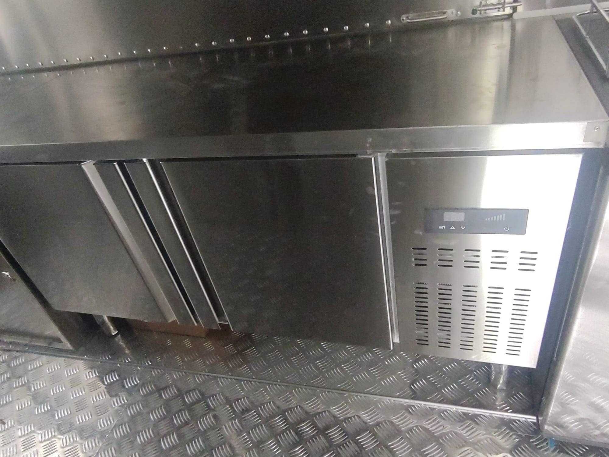 Каравана за бързо хранене FoodTruck