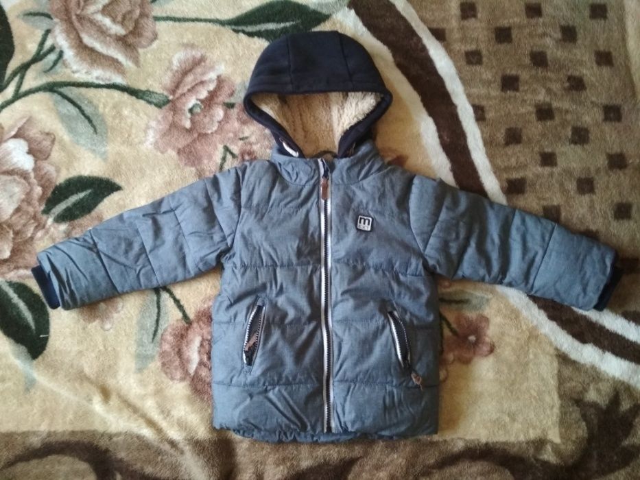 Продается зимняя куртка для мальчиков 4-5 лет