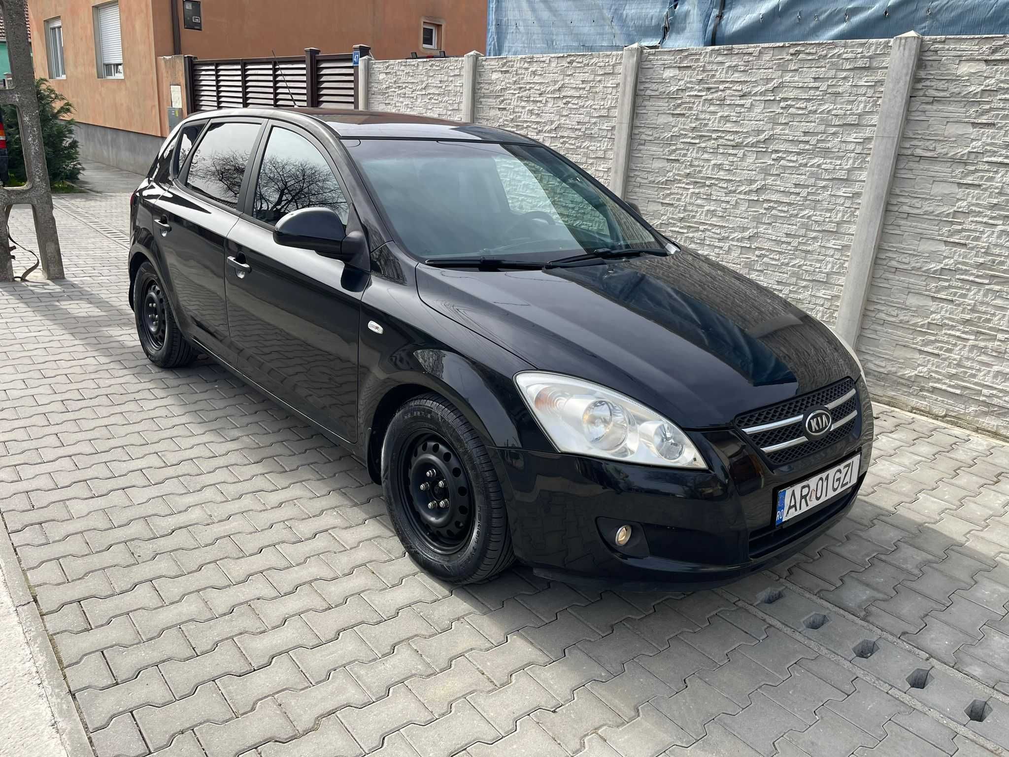 Kia Ceed 1.6 crdi - 185.000 KM - functional 9/10 , estetic 6/10