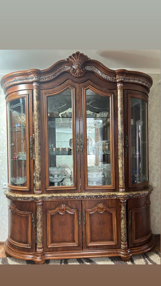 Сервант , стенка